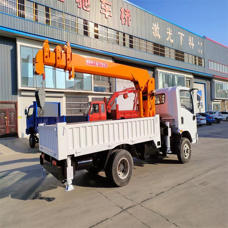 桓仁满族自治县三轮随车吊定制 农用改装机自备吊中瑞长期出售